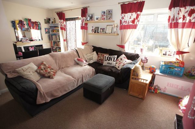  Image of 2 bedroom Detached house for sale in Louisa Avenue Benfleet SS7 at Louisa Avenue  Benfleet, SS7 4DA