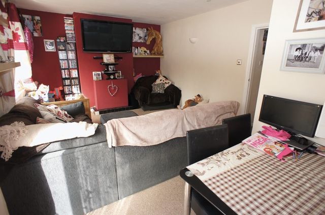  Image of 2 bedroom Detached house for sale in Louisa Avenue Benfleet SS7 at Louisa Avenue  Benfleet, SS7 4DA