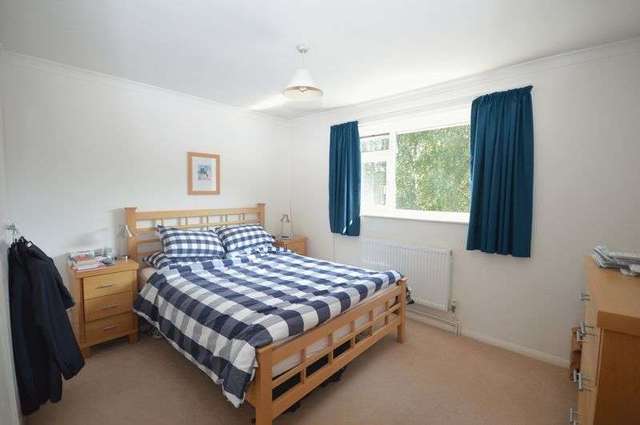  Image of 2 bedroom Flat for sale in Lovelace Road Surbiton KT6 at Lovelace Road  Surbiton, KT6 6NB