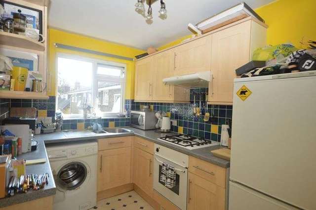  Image of 2 bedroom Flat for sale in Lovelace Road Surbiton KT6 at Lovelace Road  Surbiton, KT6 6NB