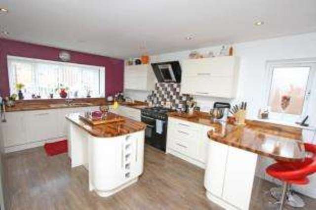  Image of 4 bedroom Detached house for sale in Marsh View Eckington Sheffield S21 at Eckington Sheffield Eckington, S21 4EL