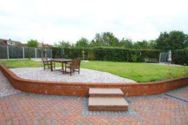  Image of 4 bedroom Detached house for sale in Marsh View Eckington Sheffield S21 at Eckington Sheffield Eckington, S21 4EL