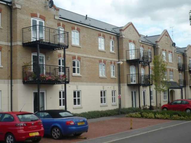  Image of 2 bedroom Apartment to rent in Coxhill Way Aylesbury HP21 at Masters House  Aylesbury, HP21 8FL