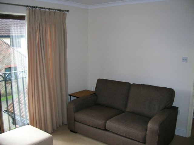 Image of 3 bedroom Detached house to rent in Mayfair Gardens Shirley Southampton SO15 at Southampton Hampshire Southampton, SO15 2TW