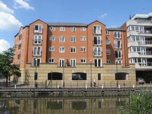  Image of 2 bedroom Flat to rent in Highbridge Wharf Reading RG1 at Highbridge Wharf  Reading, RG1 3AJ