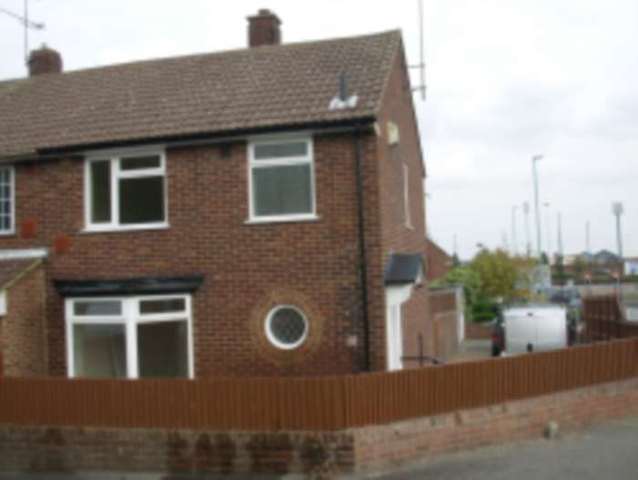  Image of 3 bedroom Detached house to rent in Medway Road Gillingham ME7 at Medway Road  Gillingham, ME7 1NL