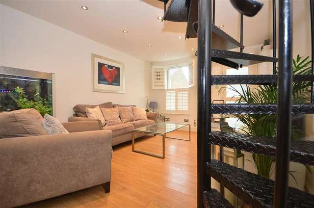  Image of 2 bedroom Terraced house for sale in Melville Road Rainham RM13 at Rainham Essex Rainham, RM13 9TY