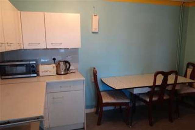  Image of 4 bedroom Maisonette to rent in Meriden Road Southsea PO5 at Southsea, PO5 4DE