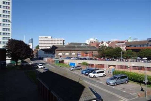  Image of 4 bedroom Maisonette to rent in Meriden Road Southsea PO5 at Southsea, PO5 4DE