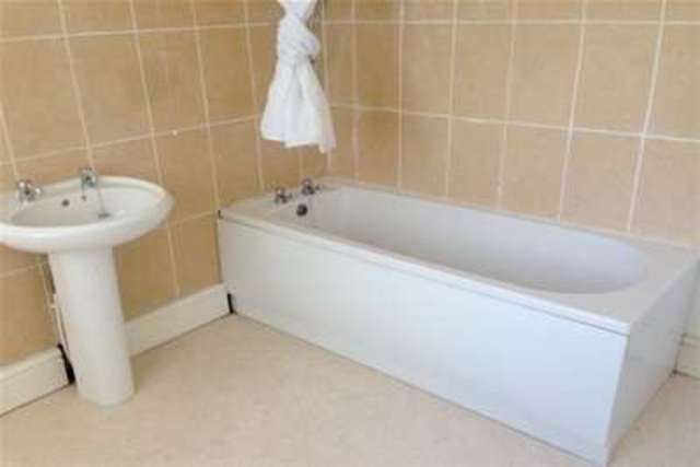  Image of 2 bedroom Detached house to rent in Merseyton Road Ellesmere Port CH65 at Ellesmere Port, CH65 2AW