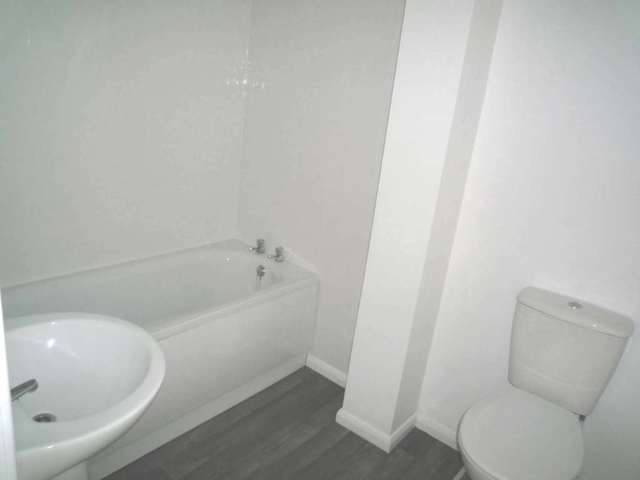  Image of 1 bedroom Apartment to rent in Milton Road Swanscombe DA10 at Milton Road  Swanscombe, DA10 0LS