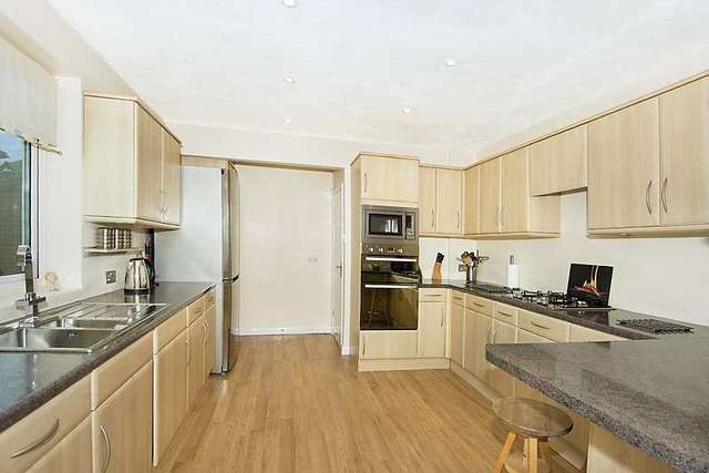  Image of 5 bedroom Detached house for sale in Minnis Road Birchington CT7 at Birchington, CT7 9NY
