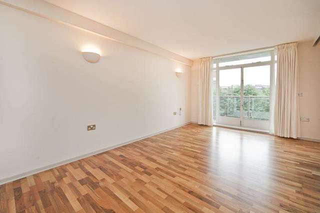  Image of 2 bedroom Flat to rent in Myddelton Passage London EC1R at Finsbury London King