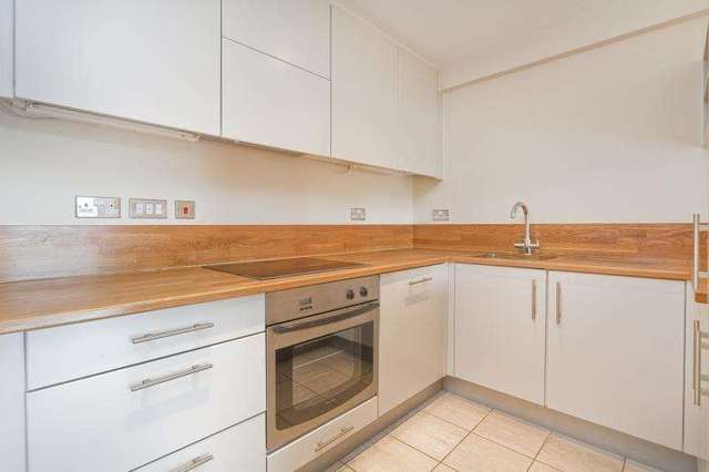  Image of 2 bedroom Flat to rent in Myddelton Passage London EC1R at Finsbury London King
