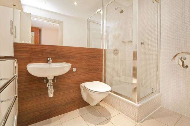  Image of 2 bedroom Flat to rent in Myddelton Passage London EC1R at Finsbury London King