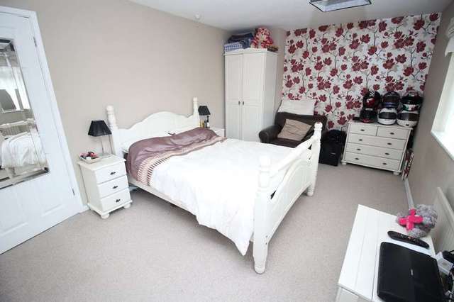  Image of 2 bedroom End of Terrace for sale in Sanders Road Hemel Hempstead HP3 at Nash Mills Hemel Hempstead HERTS, HP3 9UB
