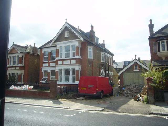  Image of 1 bedroom Flat to rent in Newburgh Road London W3 at Newburgh Road  London, W3 6DQ