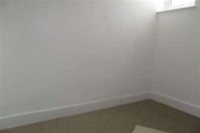  Image of 1 bedroom Flat to rent in Kimberley Avenue Seven Kings Ilford IG2 at Newbury Park, IG2 7AS