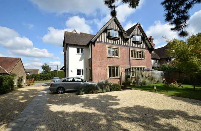  Image of 2 bedroom Apartment for sale in South Stoke Road Woodcote Reading RG8 at South Stoke Road Woodcote Reading, RG8 0PL