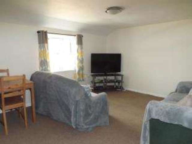  Image of 2 bedroom Flat for sale in Pyle Street Newport PO30 at Newport Isle of Wight Newport, PO30 1UJ