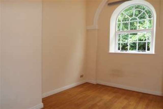  Image of 1 bedroom Flat to rent in North Street Atherstone CV9 at Atherstone, CV9 1JN