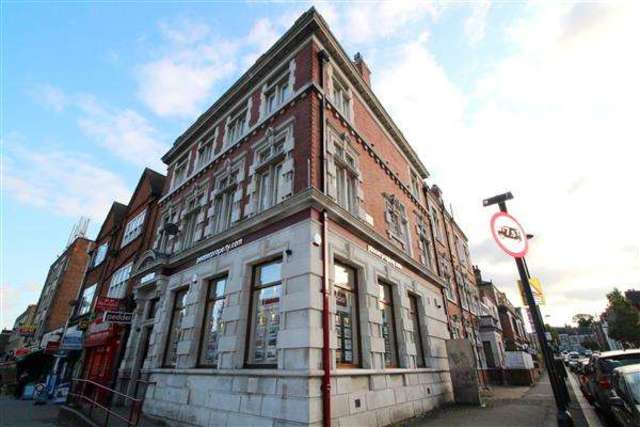  Image of 1 bedroom Flat to rent in Norwood Road London SE27 at Tulse Hill, SE27 9AJ