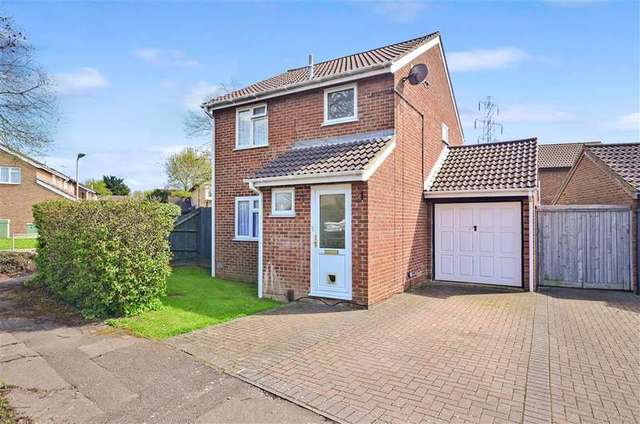  Image of 3 bedroom Detached house for sale in Oakenpole Ashford TN23 at Ashford Kent Ashford, TN23 5XW