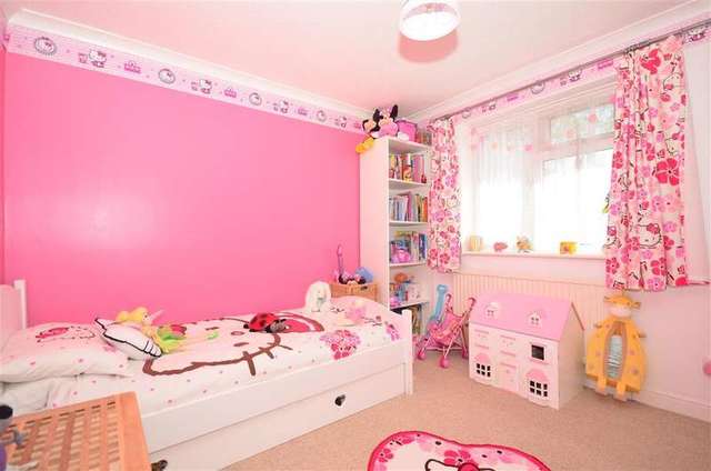  Image of 3 bedroom Detached house for sale in Oakenpole Ashford TN23 at Ashford Kent Ashford, TN23 5XW