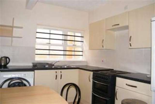  Image of 4 bedroom Detached house to rent in Oakhurst Road Southampton SO17 at Southampton, SO17 1PP
