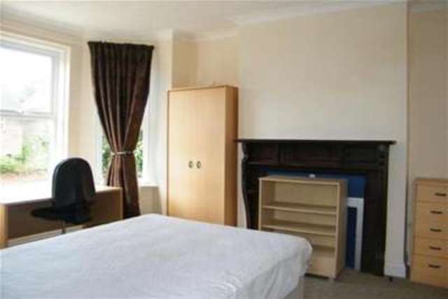  Image of 4 bedroom Detached house to rent in Oakhurst Road Southampton SO17 at Southampton, SO17 1PP