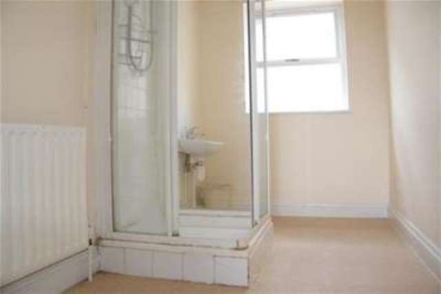  Image of 4 bedroom Detached house to rent in Oakhurst Road Southampton SO17 at Southampton, SO17 1PP