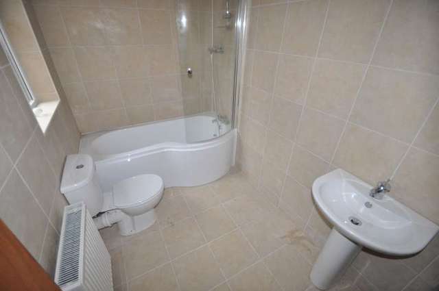  Image of 1 bedroom Flat to rent in Old Chester Road Rock Ferry Birkenhead CH42 at Birkenhead, CH42 3XF