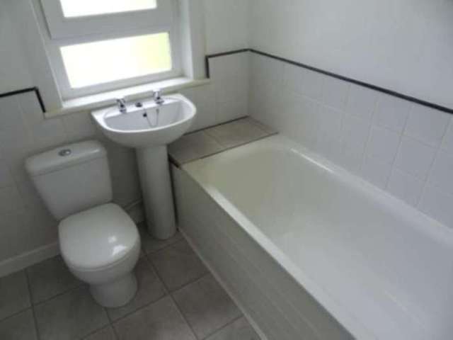 Image of 1 bedroom Flat to rent in Old Road Elderslie Johnstone PA5 at Old Road Elderslie Johnstone, PA5 9EH