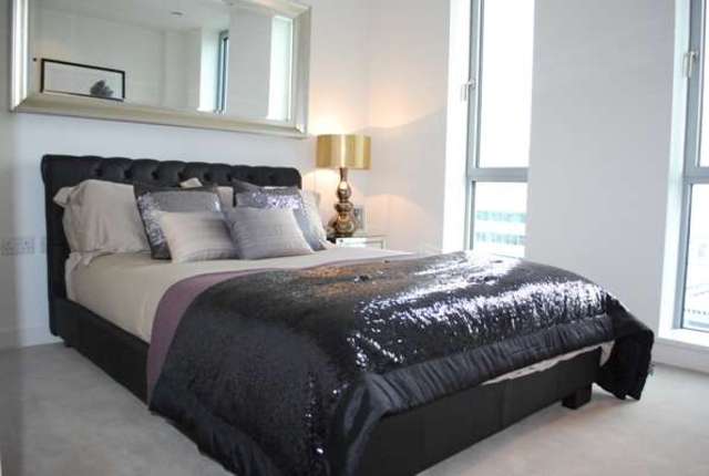  Image of 1 bedroom Detached house to rent in Pan Peninsula Square London E14 at Canary Wharf, E14 9HG