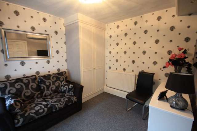  Image of 2 bedroom Apartment for sale in Park Lane Court Park Lane Whitefield Manchester M45 at Park Lane Whitefield Manchester, M45 7PU