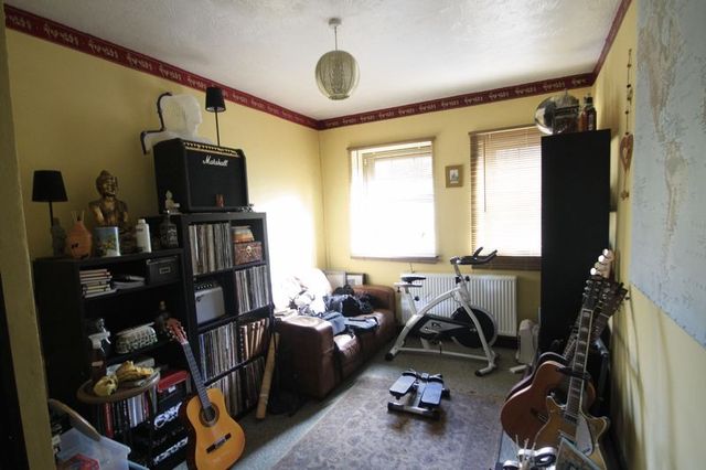  Image of 4 bedroom Detached house for sale in Pentir Bangor LL57 at Pentir Bangor, LL57 4EB