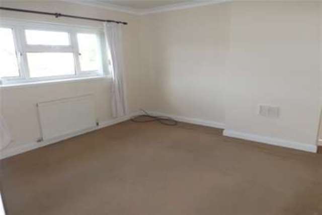  Image of 3 bedroom Semi-Detached house to rent in Pilgrim Way Pentre Maelor Wrexham LL13 at Wrexham, LL13 9RA