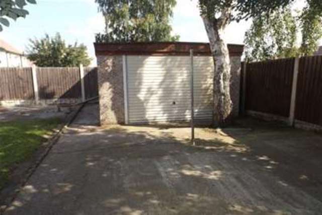  Image of 3 bedroom Semi-Detached house to rent in Pilgrim Way Pentre Maelor Wrexham LL13 at Wrexham, LL13 9RA