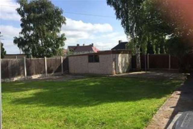  Image of 3 bedroom Semi-Detached house to rent in Pilgrim Way Pentre Maelor Wrexham LL13 at Wrexham, LL13 9RA