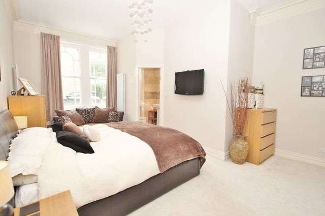  Image of 3 bedroom Flat for sale in Pine Tree Glen Westbourne Bournemouth BH4 at Pine Tree Glen  Bournemouth, BH4 9EJ