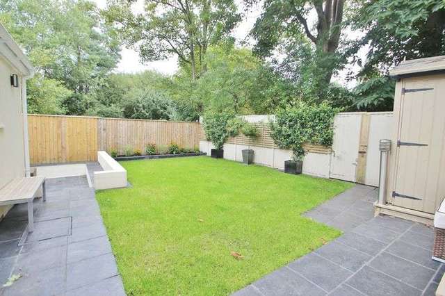  Image of 3 bedroom Flat for sale in Pine Tree Glen Westbourne Bournemouth BH4 at Pine Tree Glen  Bournemouth, BH4 9EJ