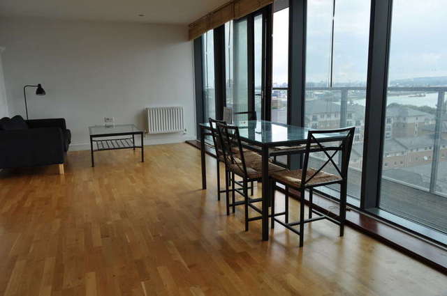  Image of 2 bedroom Apartment to rent in Blackwall Way London E14 at 8 Blackwall Way, E14 9GN