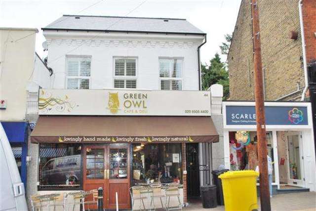  Image of 2 bedroom Apartment to rent in Lower Queens Road Buckhurst Hill IG9 at Buckhurst Hill, IG9 5BY
