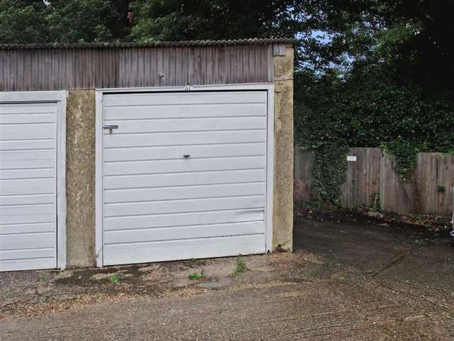  Image of Detached house for sale in Raymond Avenue Canterbury CT1 at Canterbury Kent Canterbury, CT1 3JY