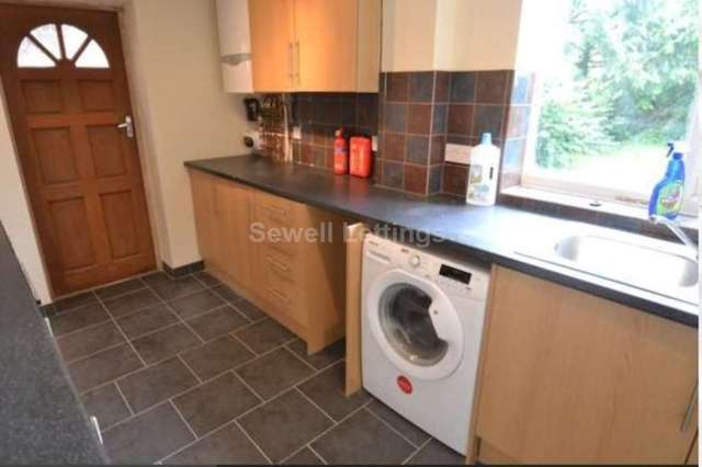  Image of 1 bedroom House Share to rent in Erleigh Court Gardens Earley Reading RG6 at Erleigh Court Gardens  Reading, RG6 1EH