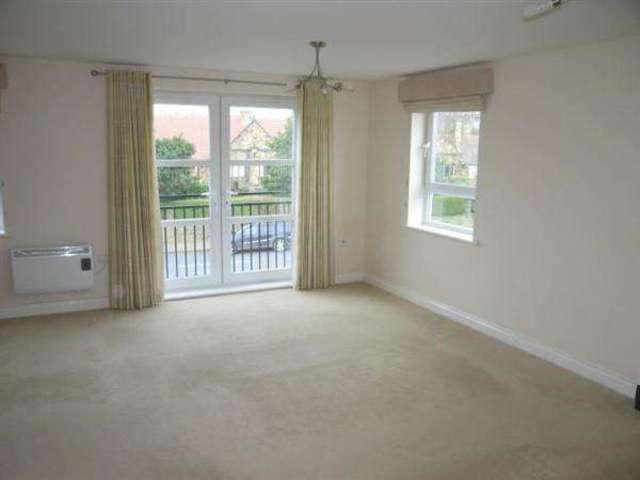  Image of 2 bedroom Apartment to rent in Albert Promenade Halifax HX3 at Southowram, HX3 0HD