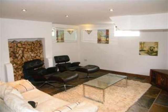  Image of 2 bedroom Flat to rent in Regent Street Leamington Spa CV32 at Leamington Spa, CV32 5HQ