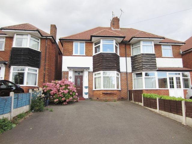  Image of 3 bedroom Semi-Detached house to rent in Ridgacre Road Quinton Birmingham B32 at Ridgacre Road Quinton Birmingham, B32 2TL