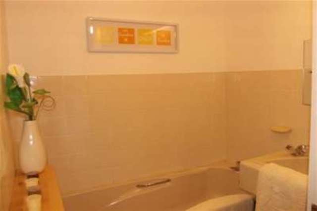  Image of 2 bedroom Flat to rent in Riverview Drive Glasgow G5 at Glasgow, G5 8EU