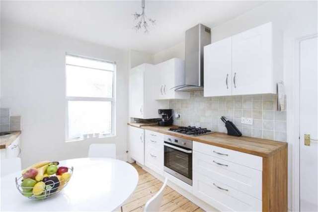  Image of 2 bedroom Flat for sale in Rommany Road London SE27 at London, SE27 9PX